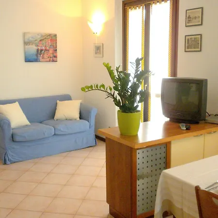 Retreat At Via Toscanini 度假居