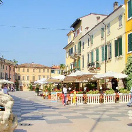 Retreat At Via Toscanini 度假居 拉齐塞